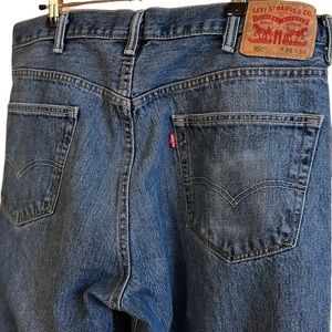 Men’s Levi’s 550 Relaxed Fit Straight Leg Jeans. Size 38/34. 100% cotton. EUC